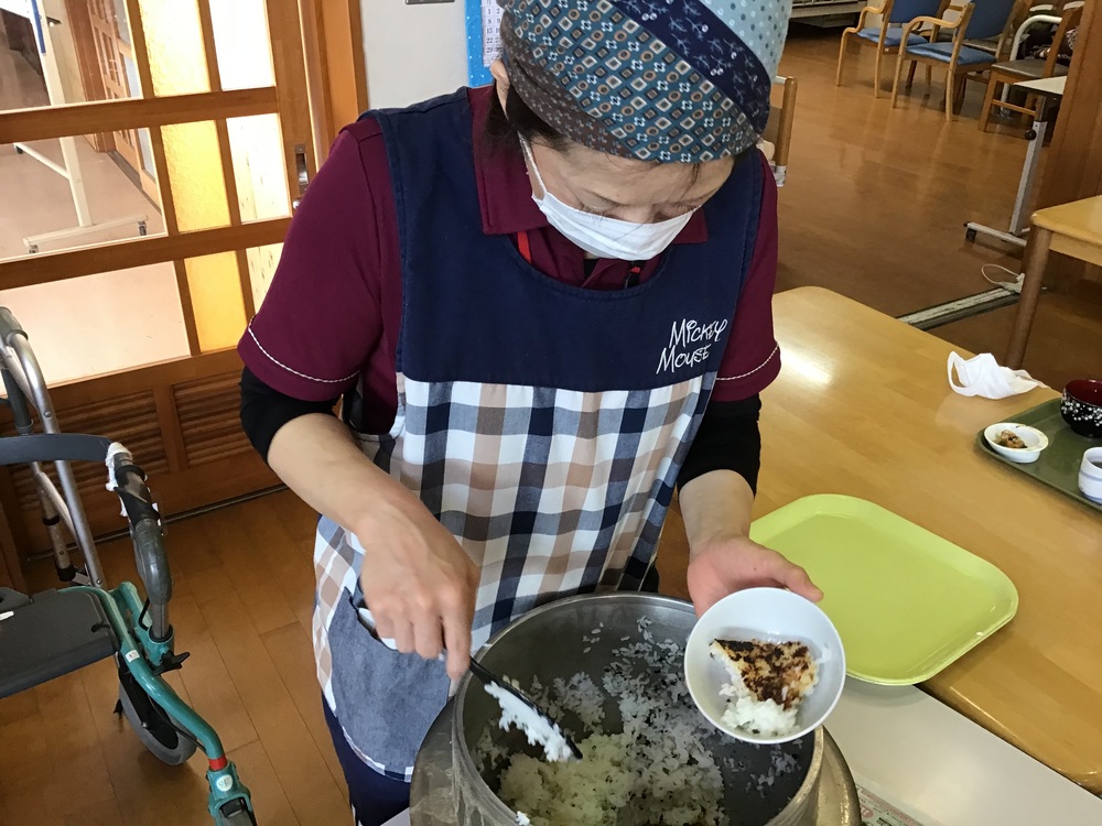 ご飯のお焦げ