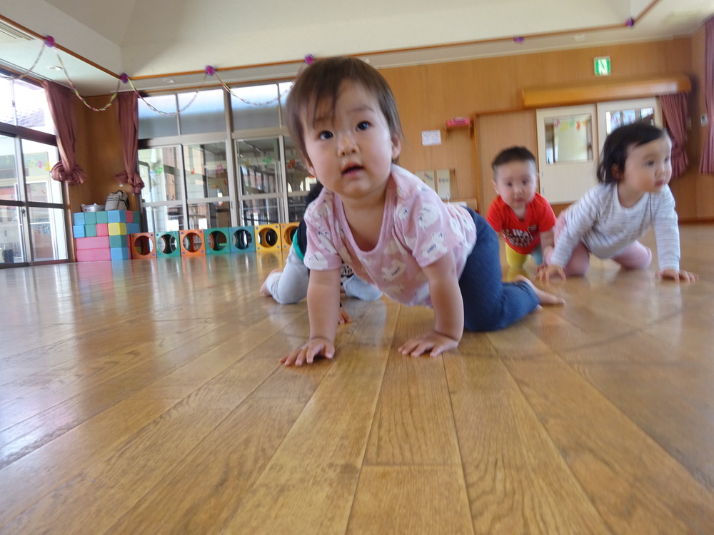 リズムをするこども　