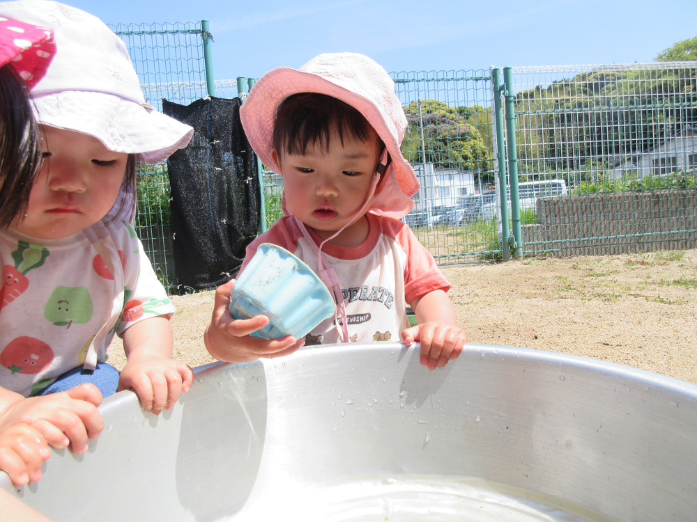 園庭あそびの様子