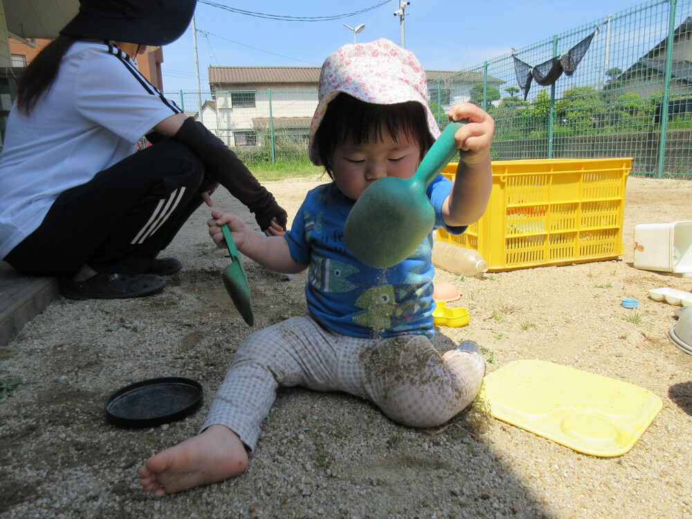 園庭あそびの様子