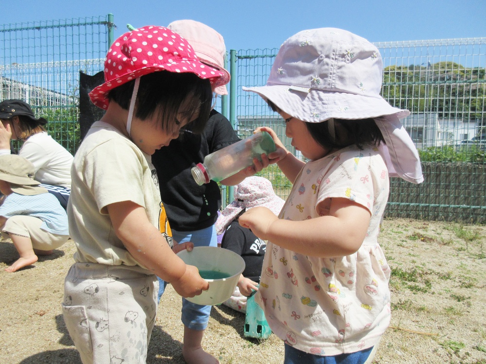 園庭あそびの様子