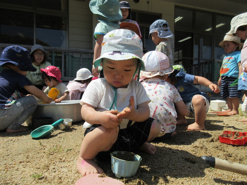 園庭あそびの様子