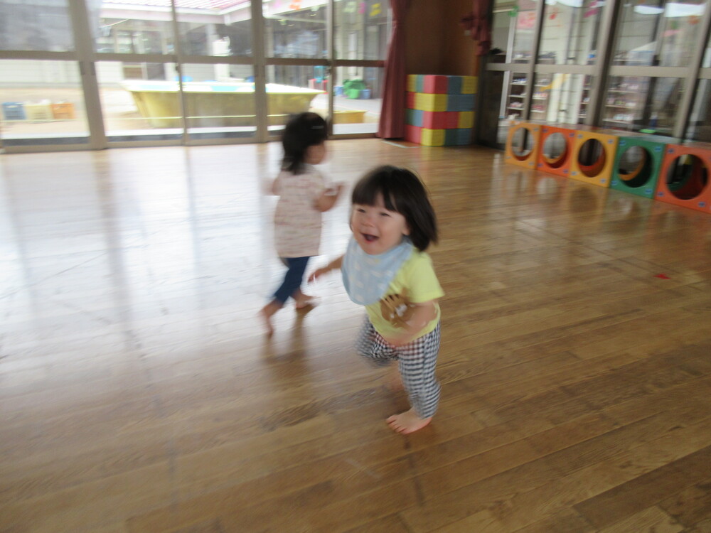 園内散歩の様子 