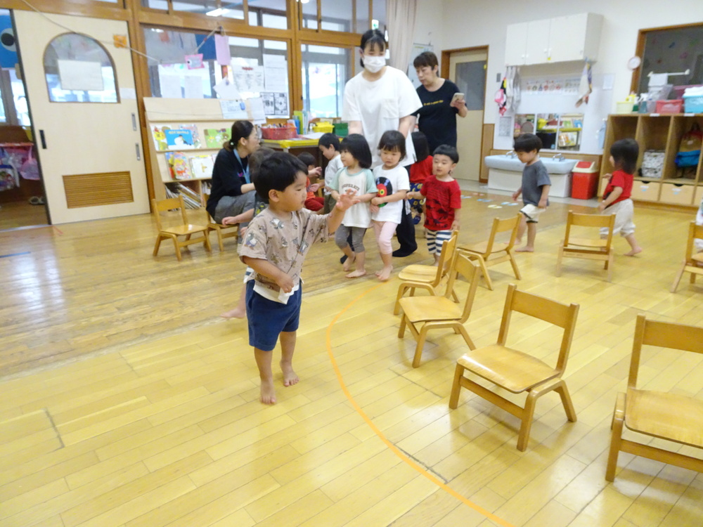 イス取りゲーム (6)