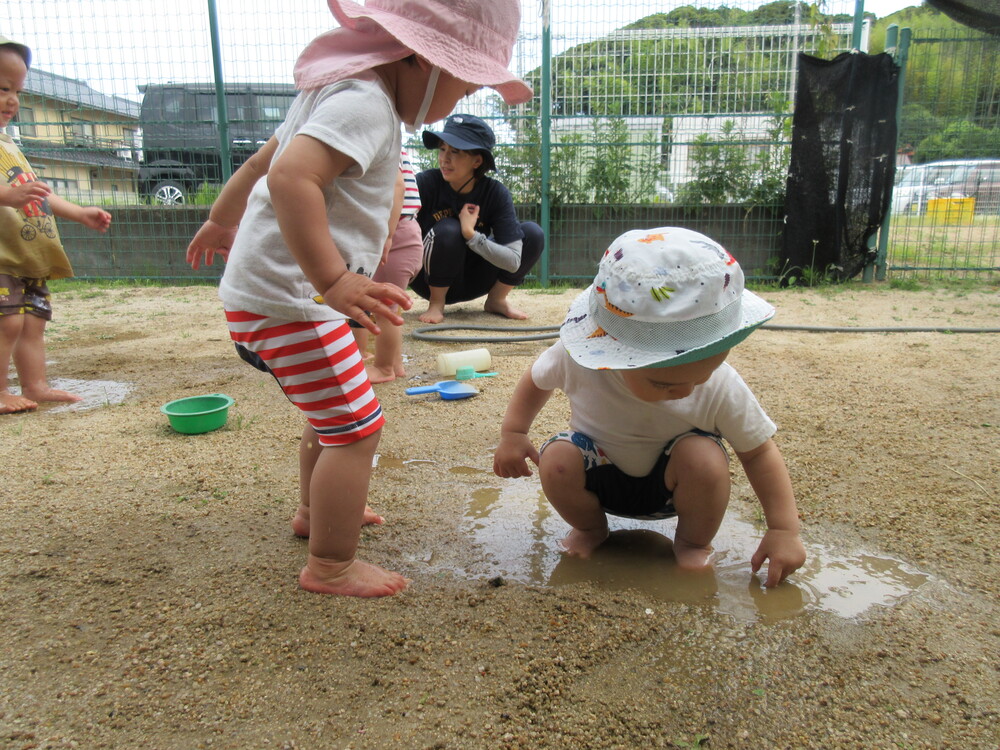 どろんこ遊びの様子