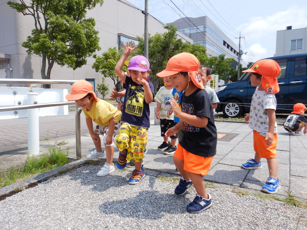 走る子ども達