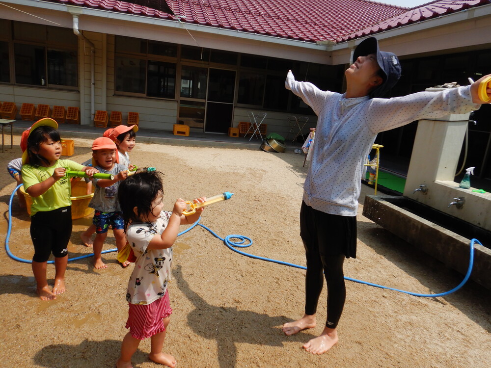 水のかけ合い