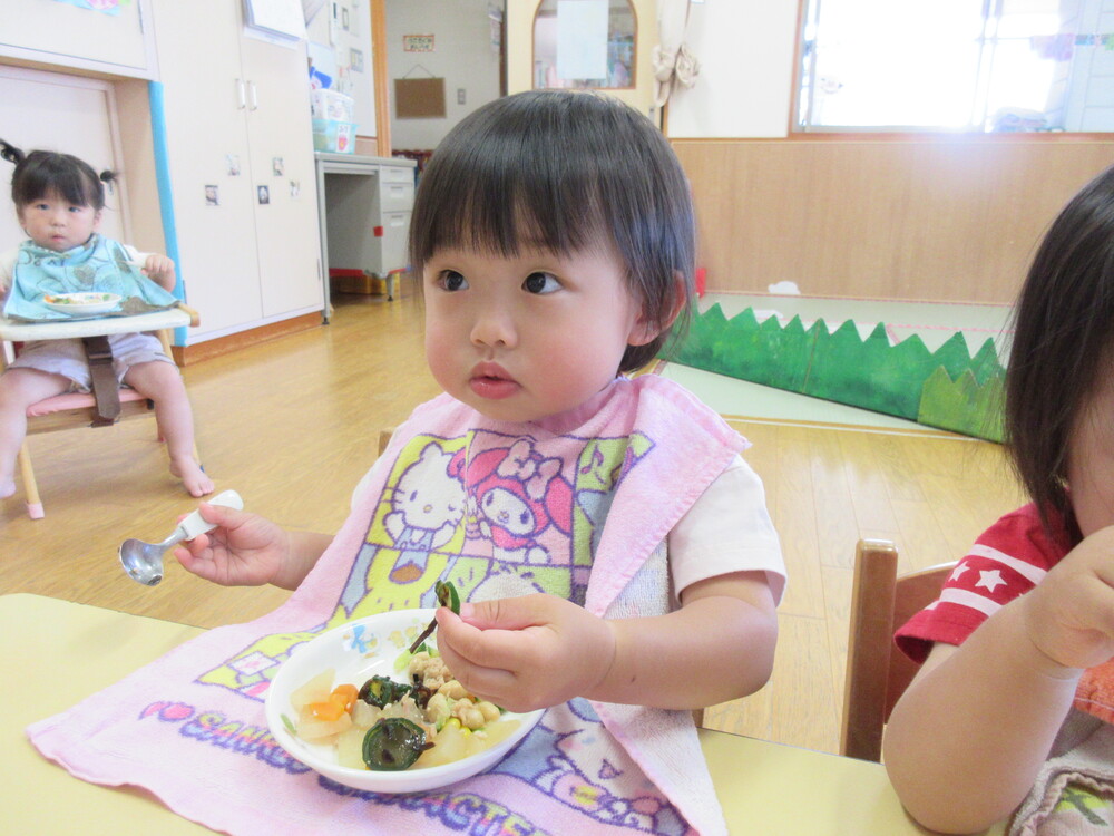 給食の様子 