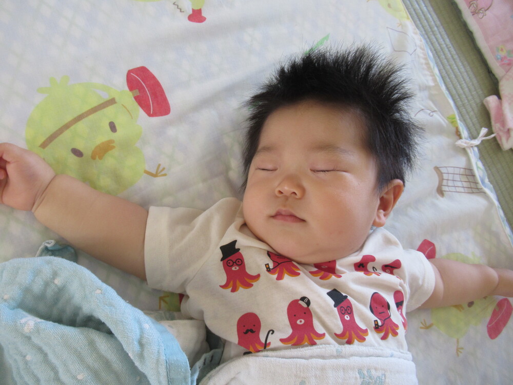 寝ている子ども