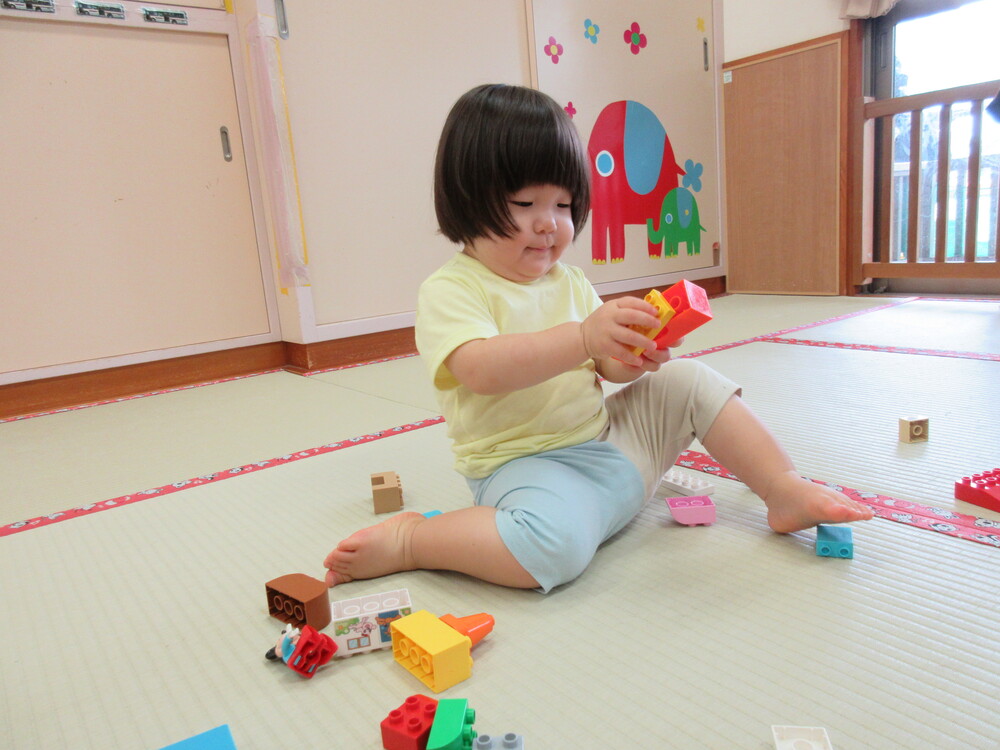 ブロック遊びの様子