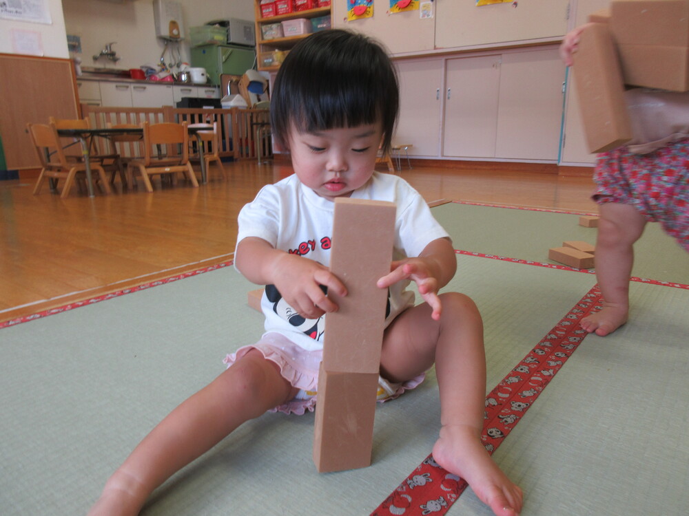 ソフトブロックで遊ぶ様子