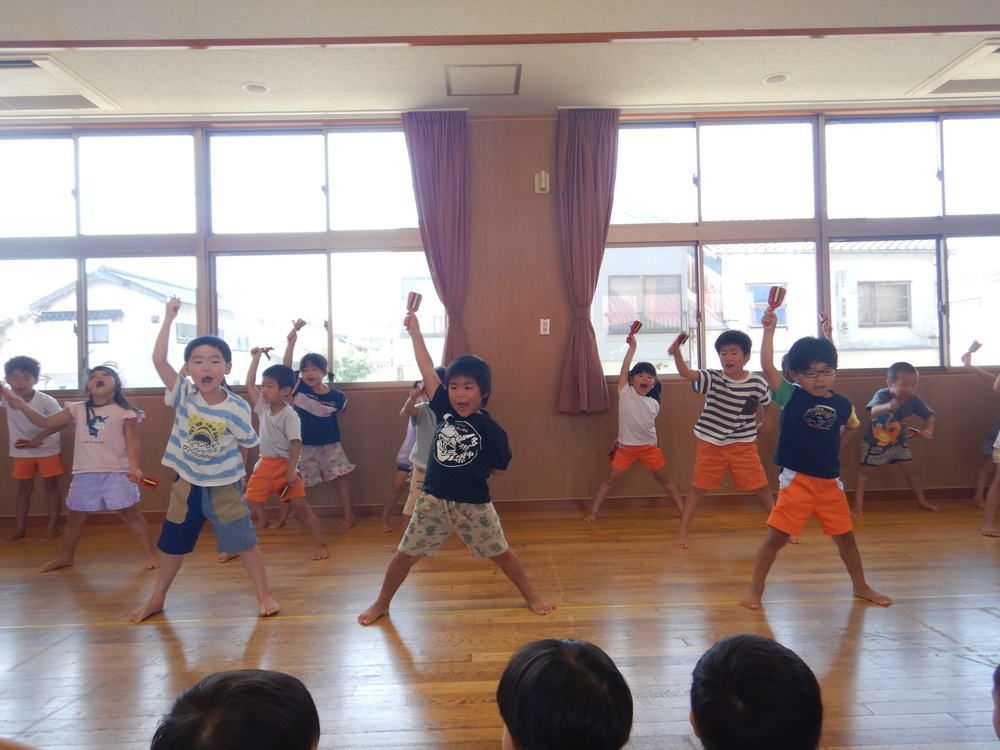 ソーラン節を踊るろけっと組さん