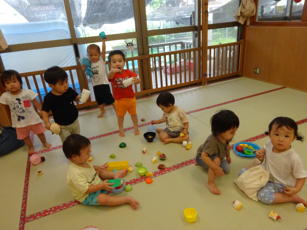 ままごとする子ども (5)