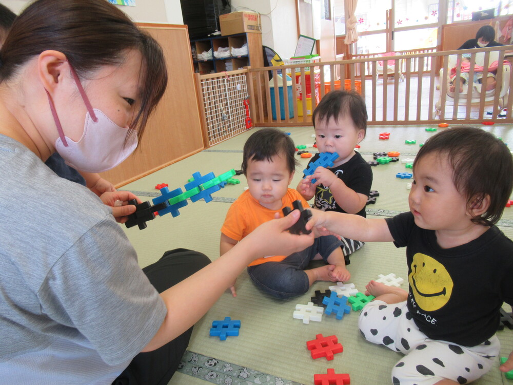 井形ブロックで遊んでいる (17)