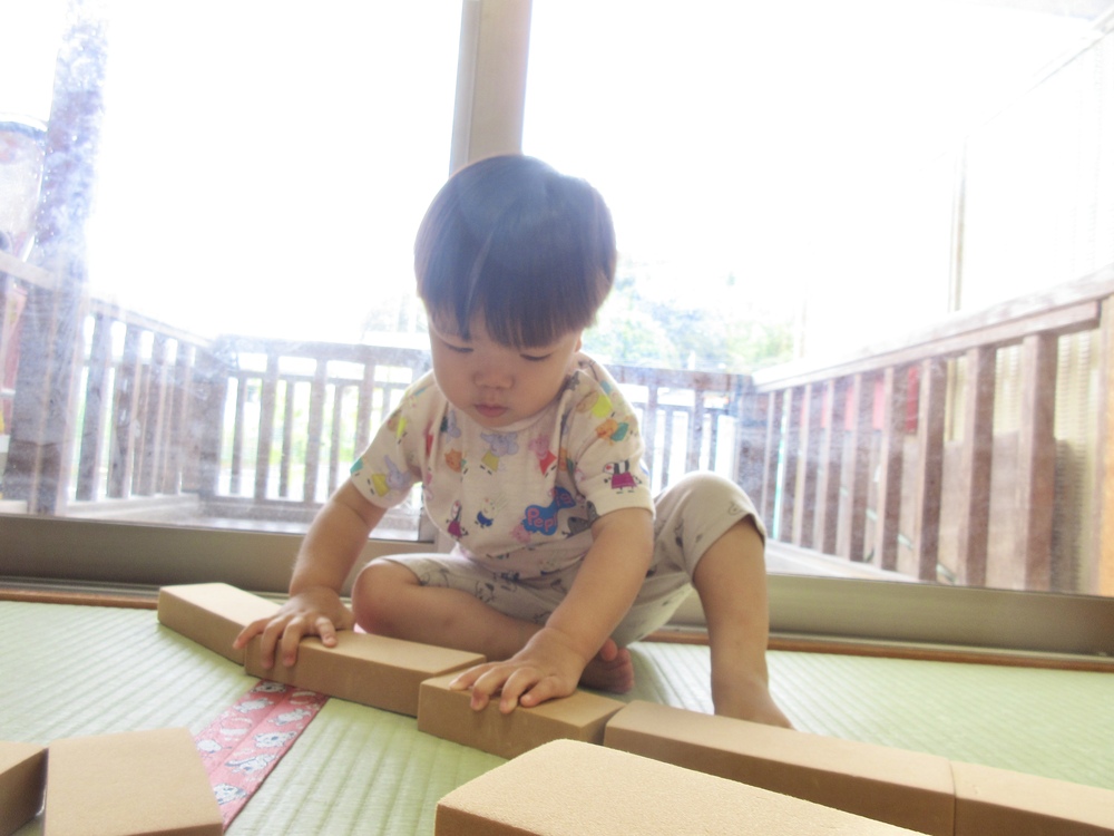 ソフトブロックで遊ぶ様子