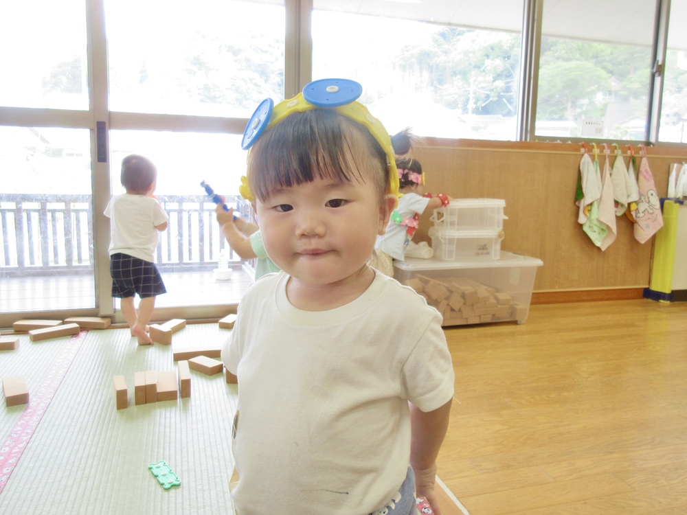 ホックブロックで遊ぶ様子