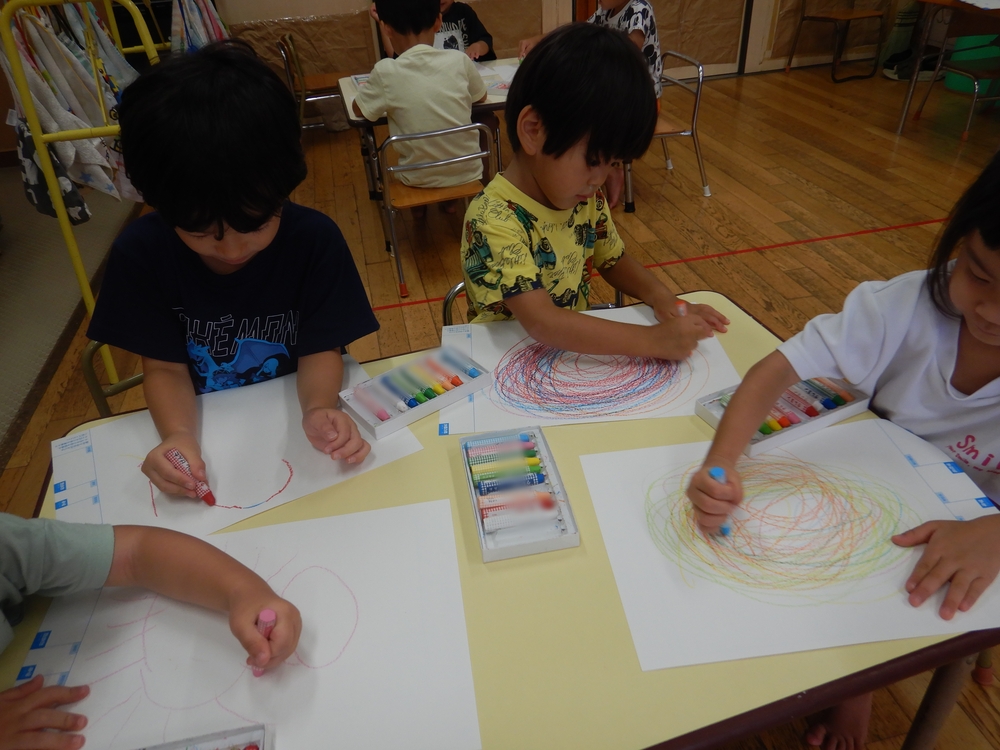 花火の絵を描く