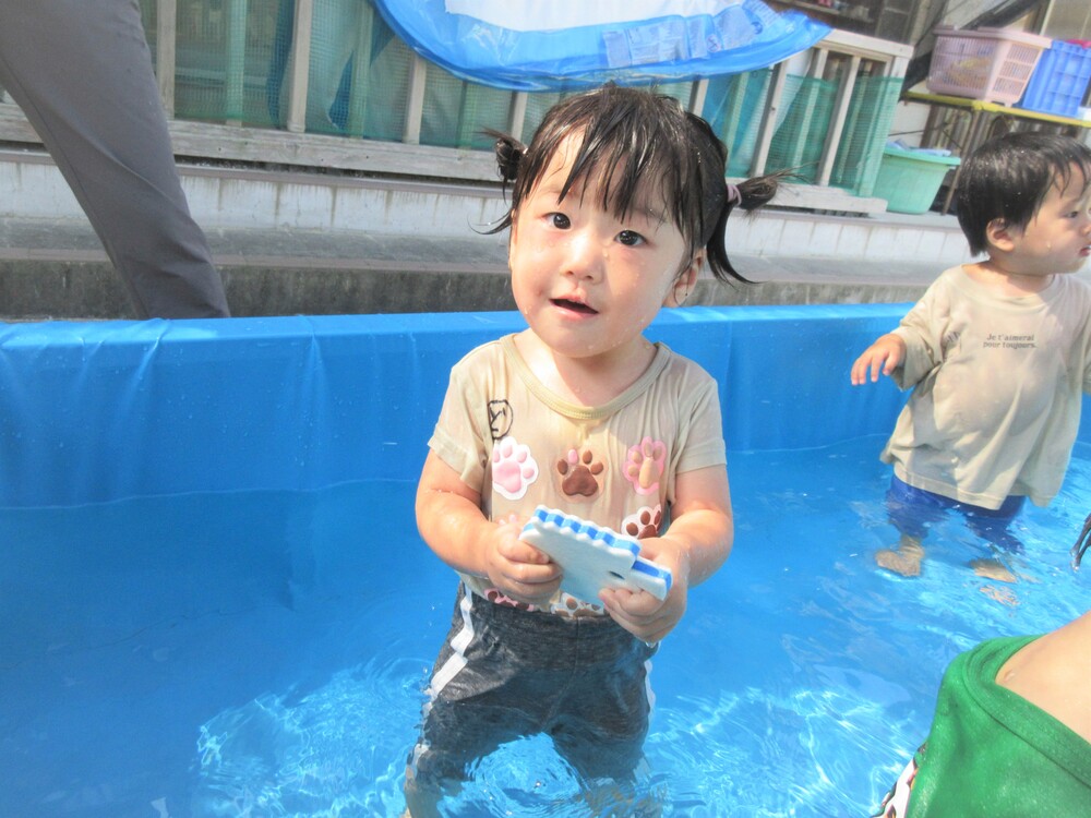 プール遊びの様子 