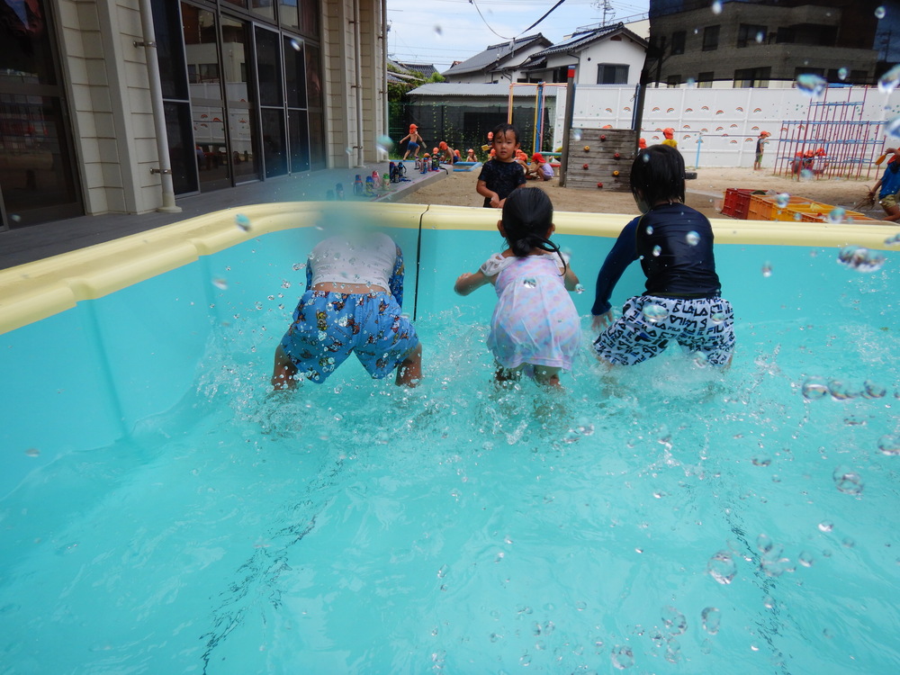 水のかけあい