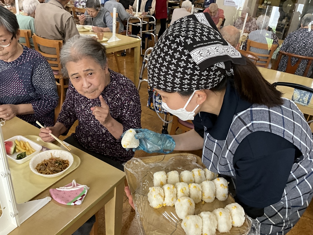 おにぎり配り