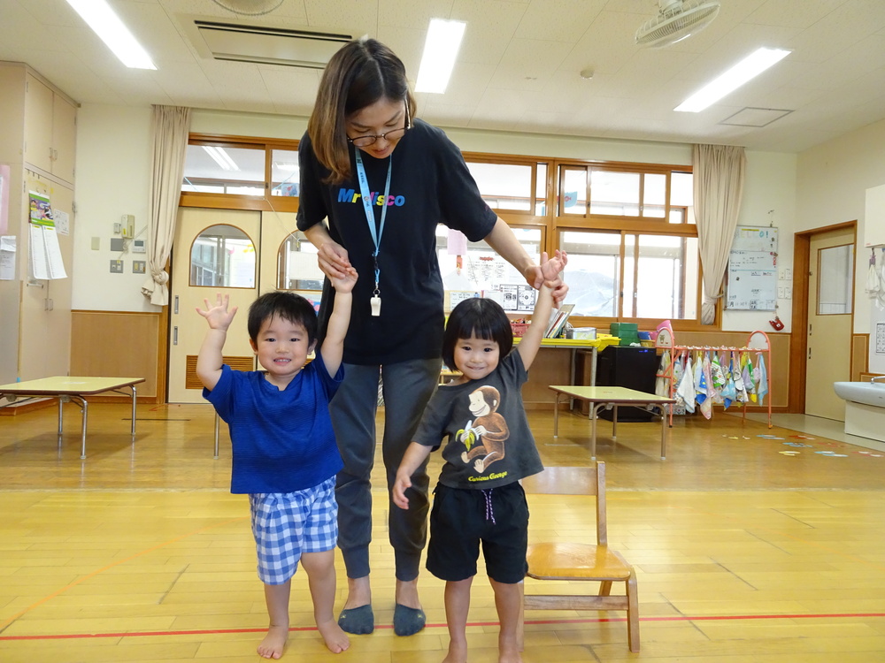 椅子取りゲーム (2)