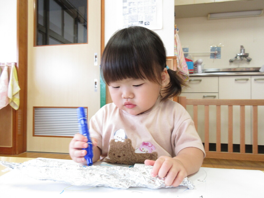 製作遊びの様子