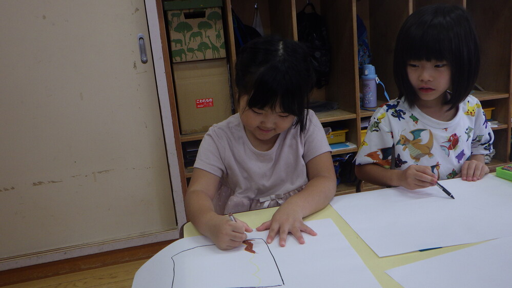 絵を描く様子