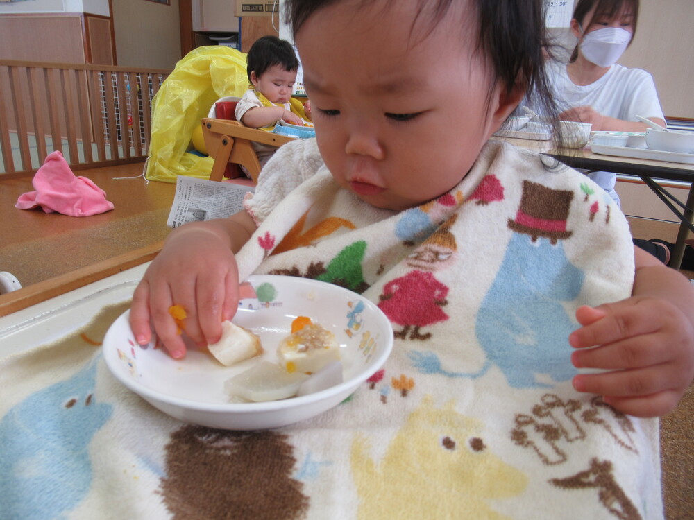 ご飯を食べている様子