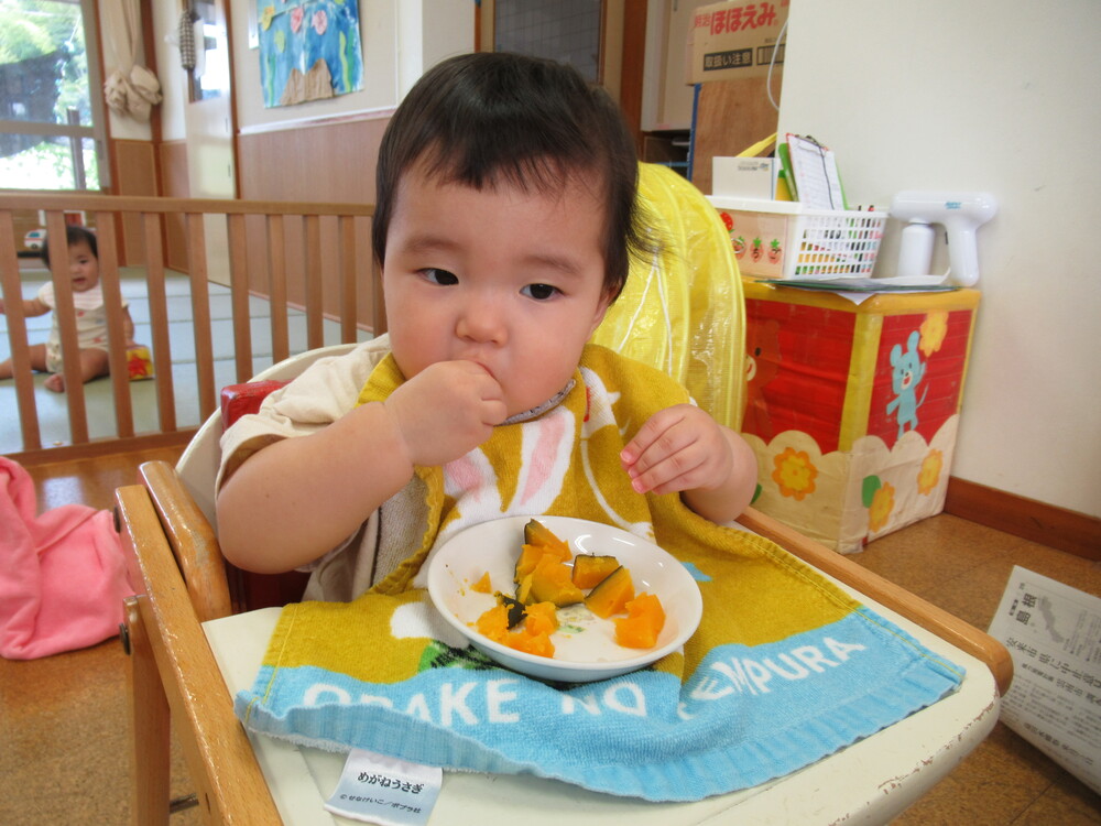 ご飯を食べている様子