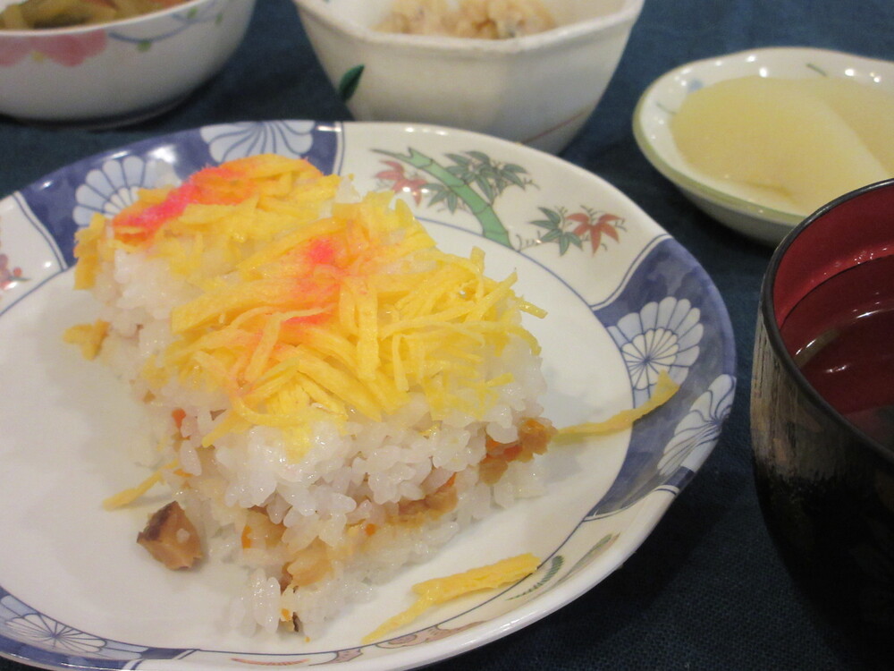 完成した箱寿司