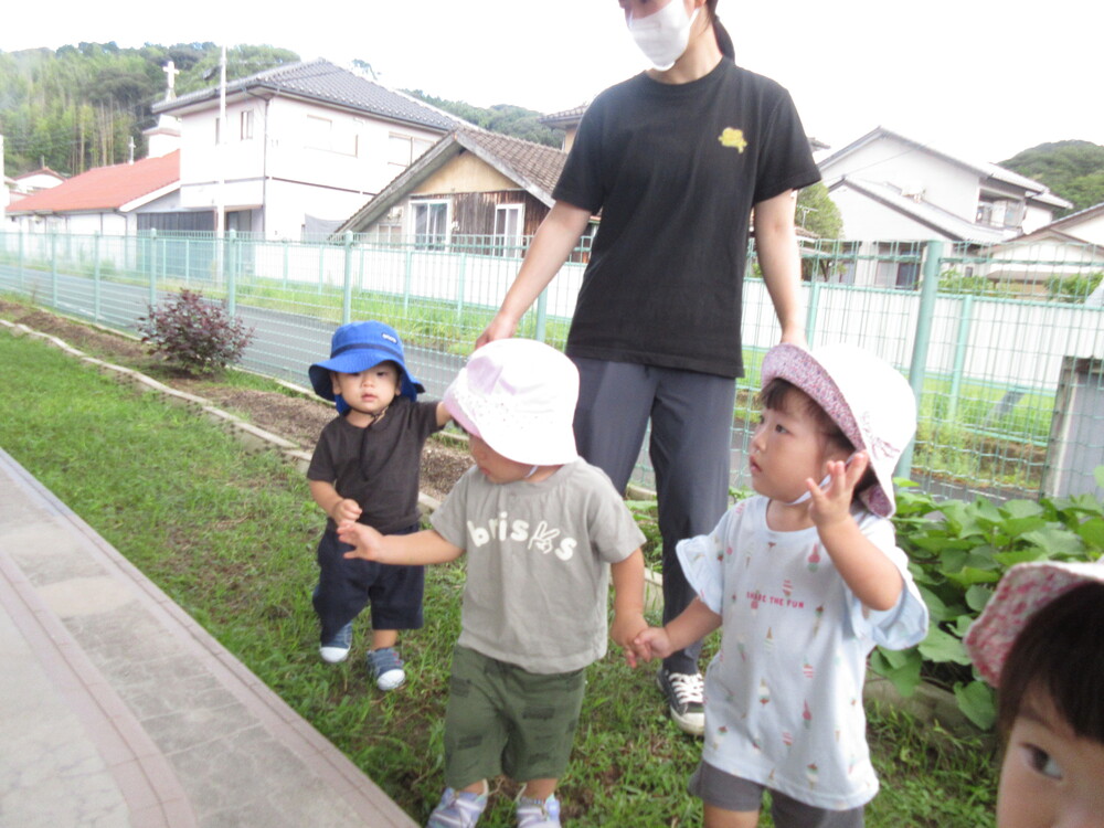 散歩している