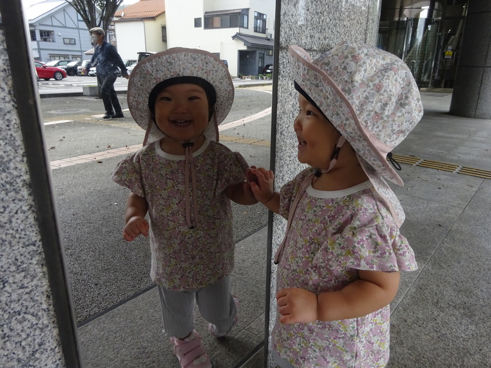 あすてらす前で遊んでいる子どもたち (11)