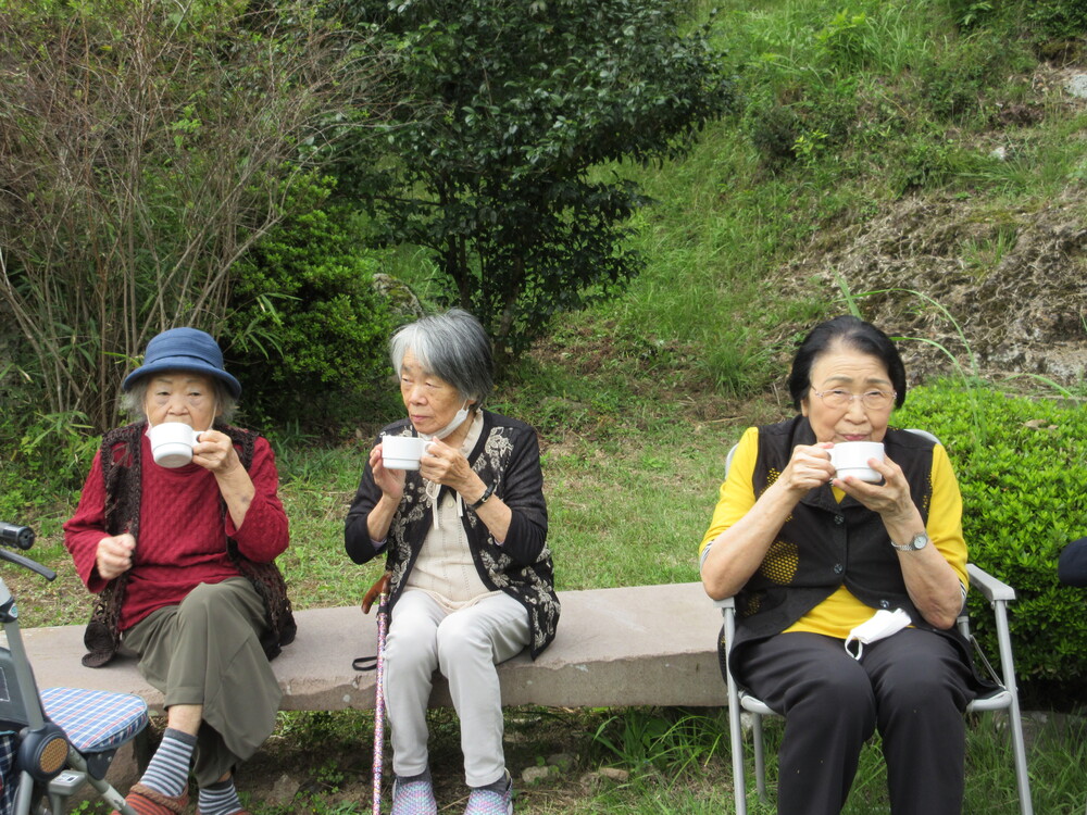 大屋町鬼岩へ出掛けた様子