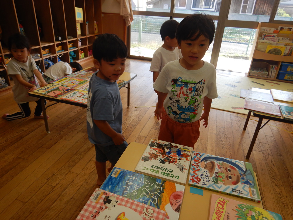 絵本の貸し出し