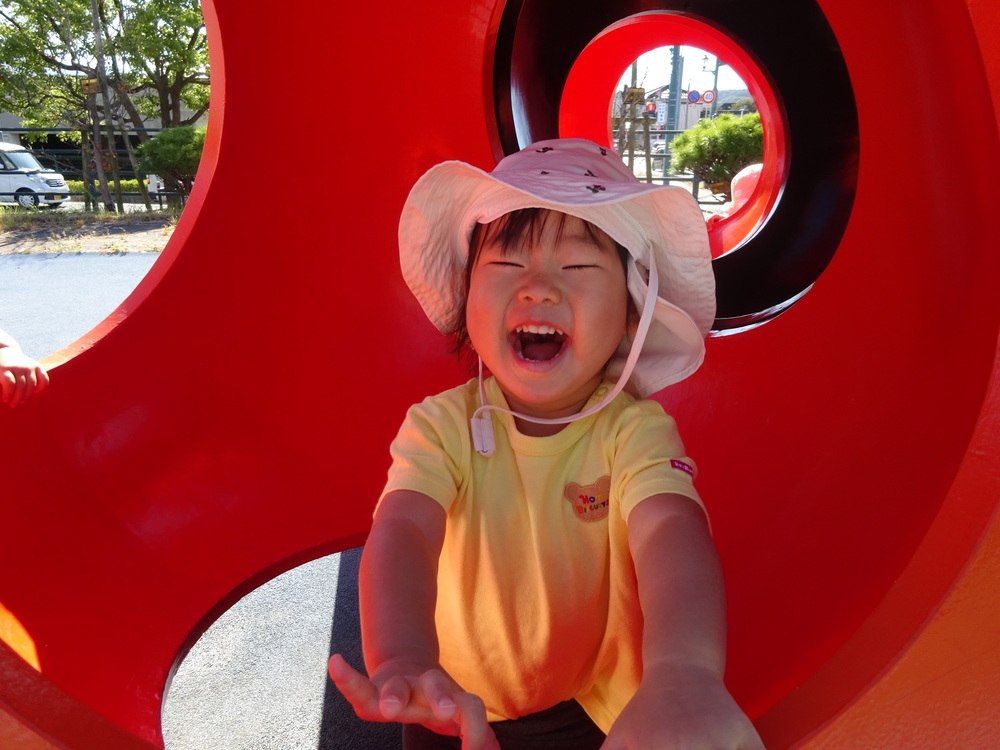 あすてらす公園で遊んでいる子ども (2)