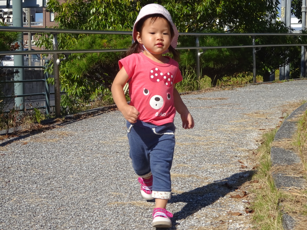 あすてらす公園で遊んでいる子ども (6)