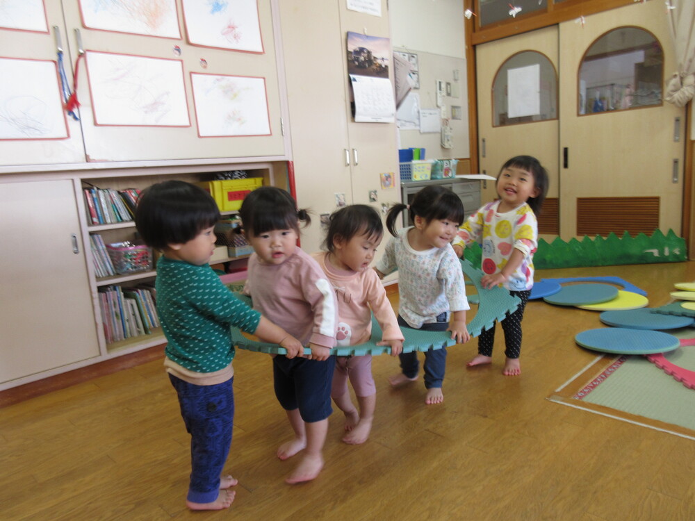 プラポイントで遊ぶ様子 
