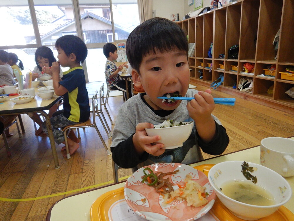 給食