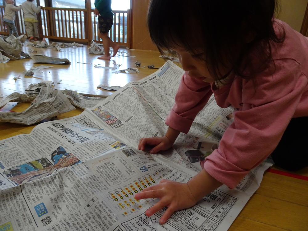 新聞紙遊び (10)