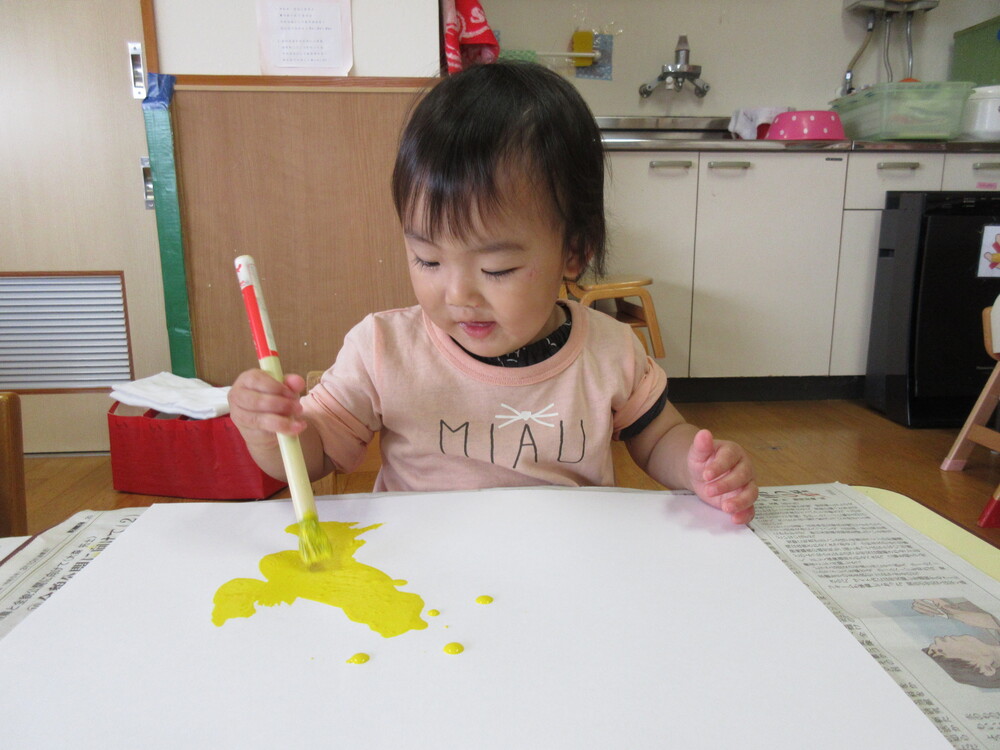 絵を描く子どもの様子