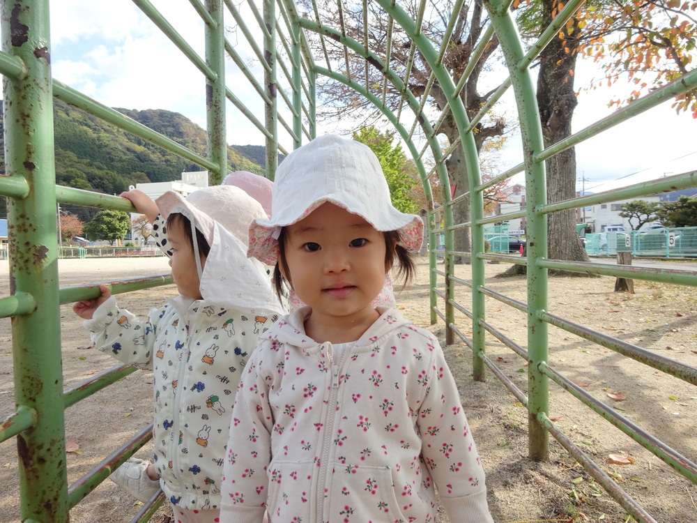笑顔を見せている子ども