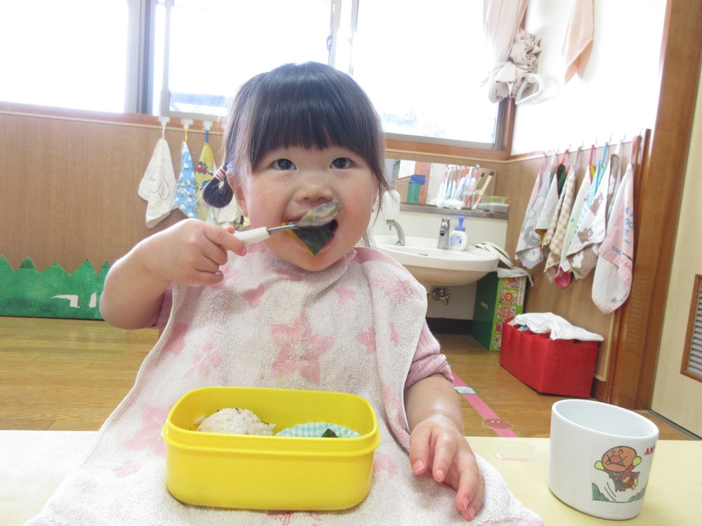 お弁当ごっこの様子
