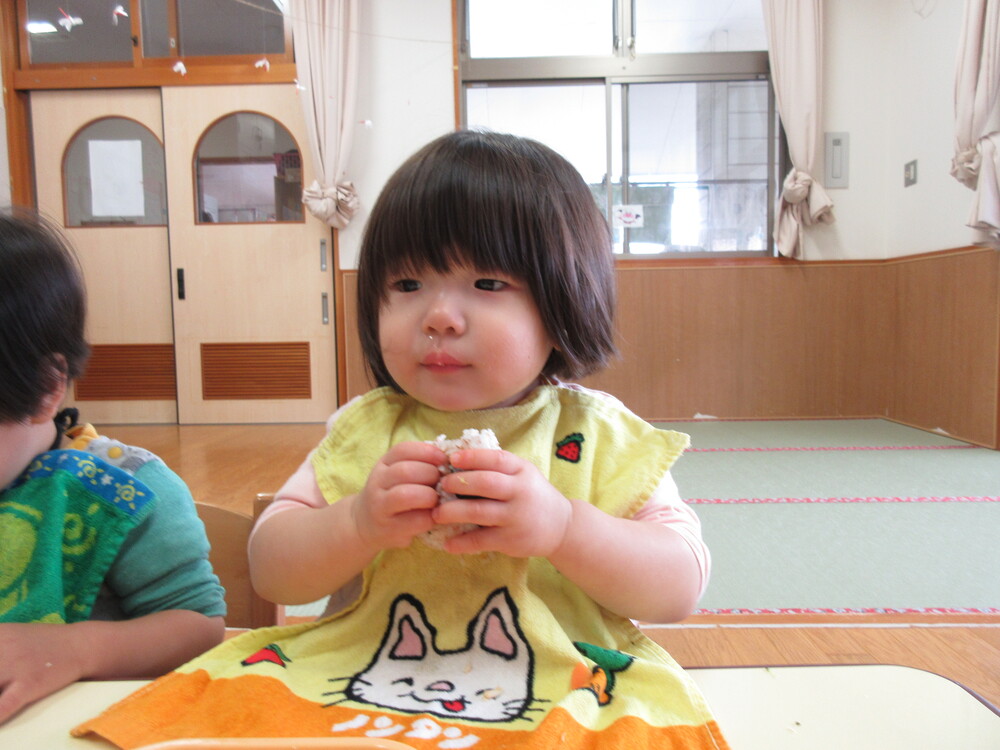 お弁当ごっこの様子