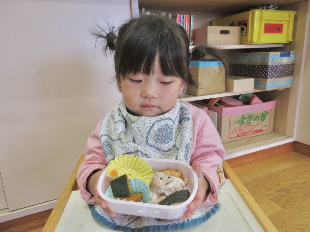 お弁当ごっこの様子