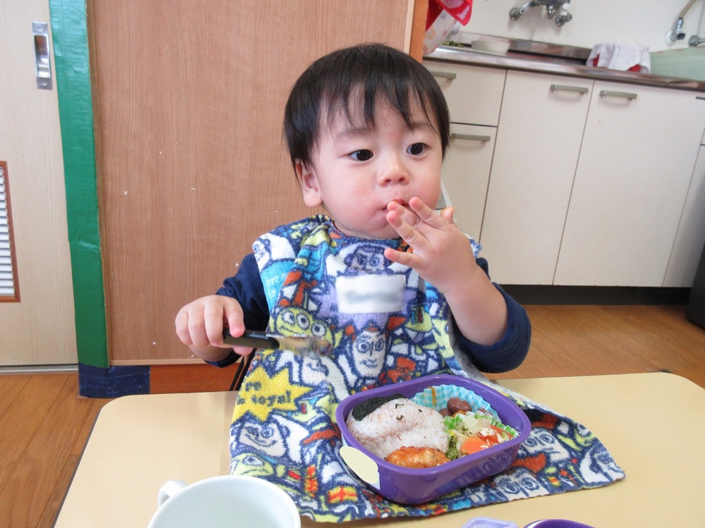 お弁当ごっこの様子