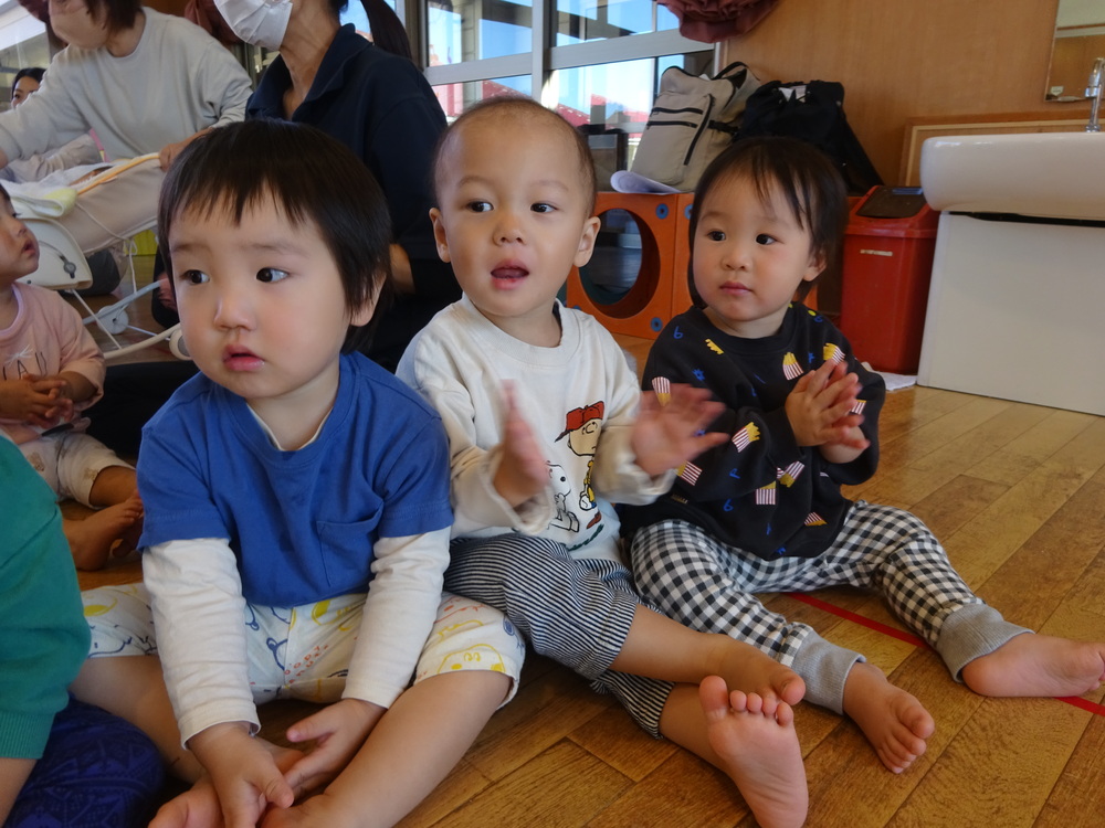 誕生会に参加する子どもたち (1)