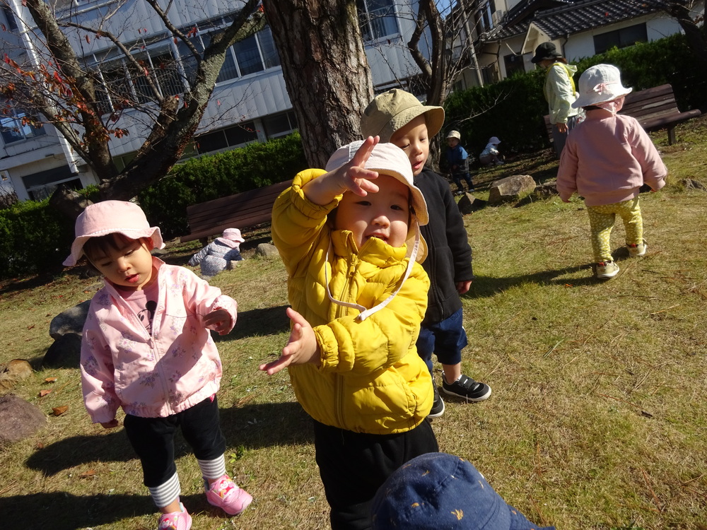 市民会館で遊ぶ子ども (7)
