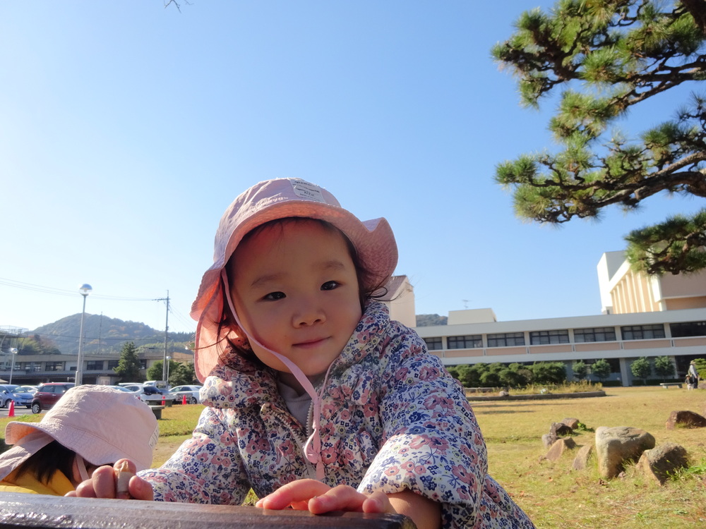 市民会館で遊ぶ子ども (9)