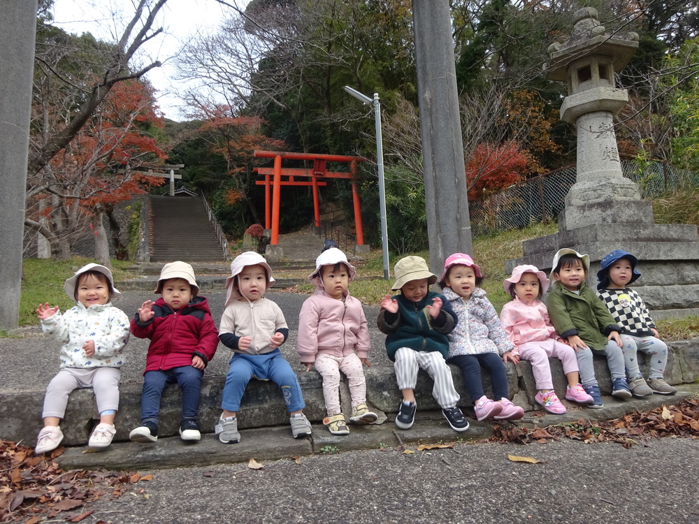 喜多の宮で遊ぶ子ども (1)