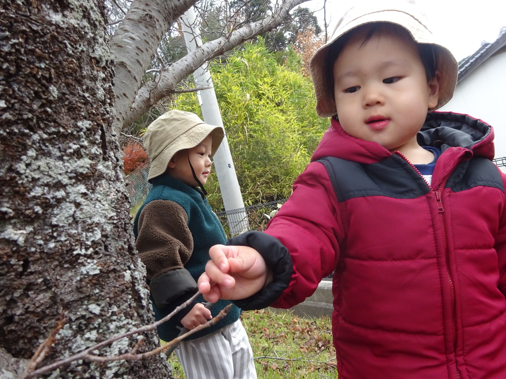 喜多の宮で遊ぶ子ども (7)